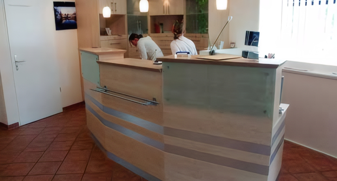 Bild Praxis-, Büro- & Objekteinrichtung